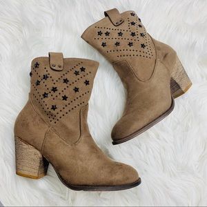 Taupe Star Studded bootie